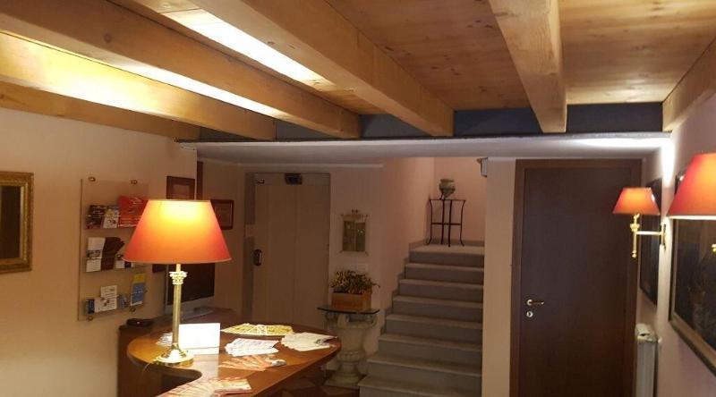 Hotel capitelli Trieste Esterno foto