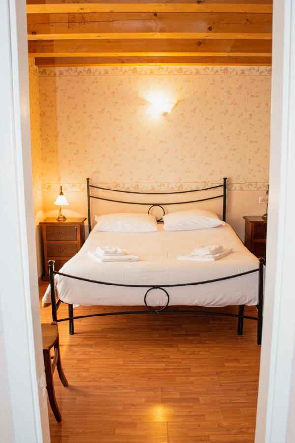 Hotel capitelli Trieste Esterno foto